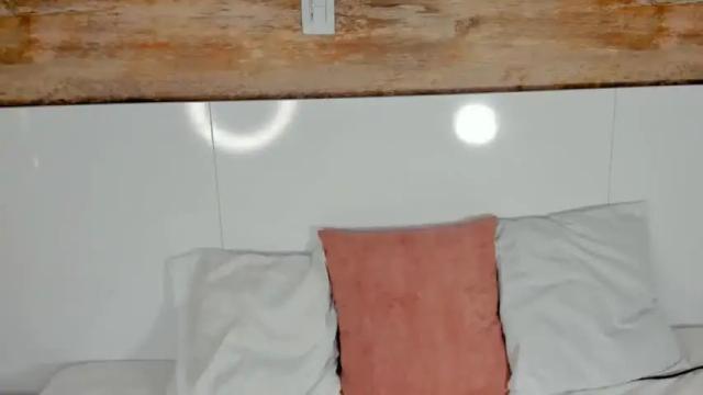 Image 10 of cristy_balenciaga_ Stream on Chaturbate on 15 months ago