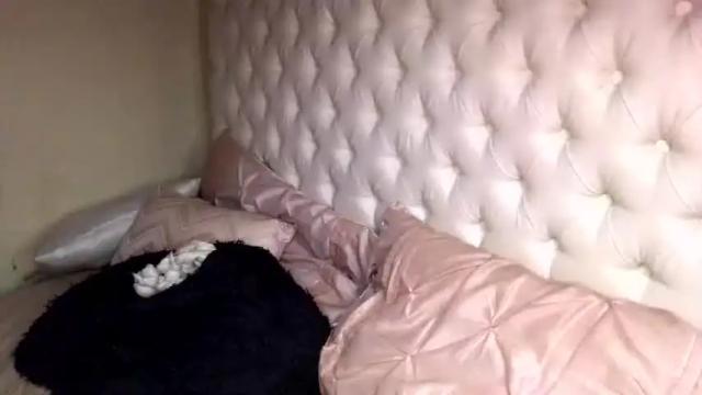 Image 12 of cristyrocksoff69 Stream on Chaturbate on 15 months ago
