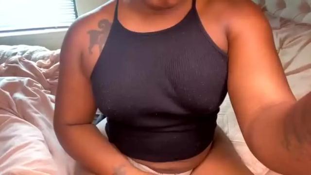 Image 10 of cristyrocksoff69 Stream on Chaturbate on 13 months ago