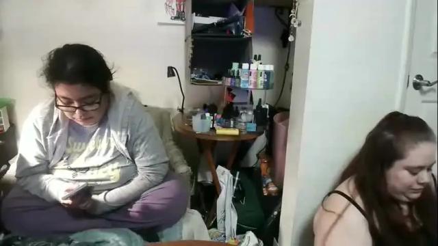 Thumbnail 3, crybbyroses913's Stream at Chaturbate, 15 months ago