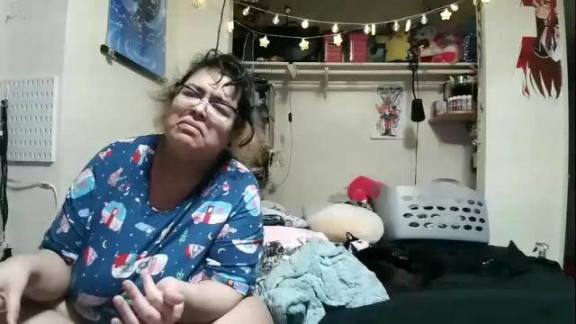 Image 8 of crybbyroses913 Stream on Chaturbate on 13 months ago