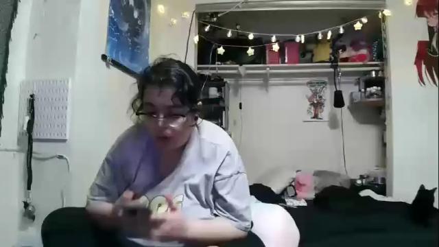 Image 11 of crybbyroses913 Stream on Chaturbate on 16 months ago