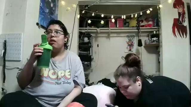 Image 2 of crybbyroses913 Stream on Chaturbate on 16 months ago