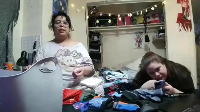 Thumbnail 1, crybbyroses913's Stream at Chaturbate, 13 months ago