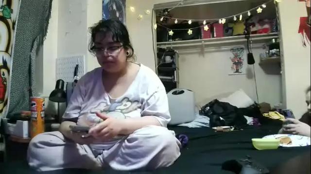 Image 12 of crybbyroses913 Stream on Chaturbate on 13 months ago