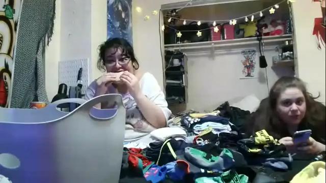 Image 4 of crybbyroses913 Stream on Chaturbate on 13 months ago