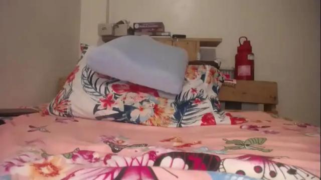 Image 4 of crystal143 Stream on Chaturbate on 1 month ago