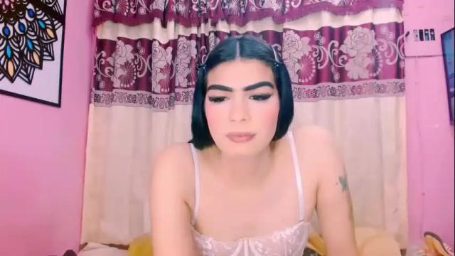 Image 3 of crystal420_ Stream on Chaturbate on 2 days ago