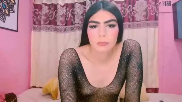 Image 3 of crystal420_ Stream on Chaturbate on 4 months ago