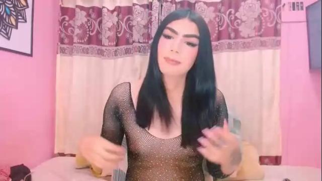 Image 4 of crystal420_ Stream on Chaturbate on 4 months ago