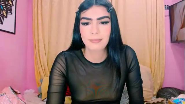 Image 2 of crystal420_ Stream on Chaturbate on 4 months ago