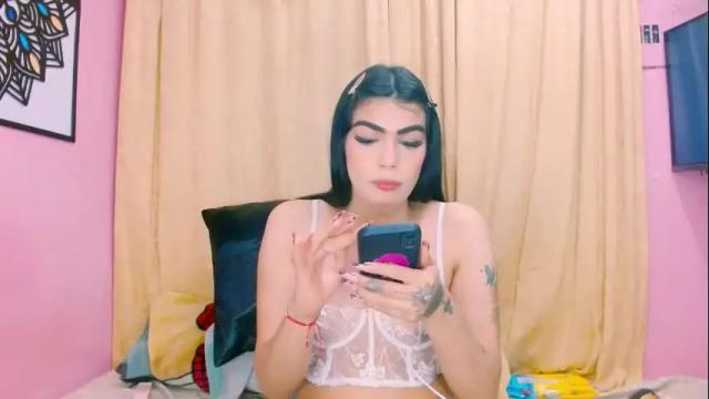 Image 2 of crystal420_ Stream on Chaturbate on 4 months ago