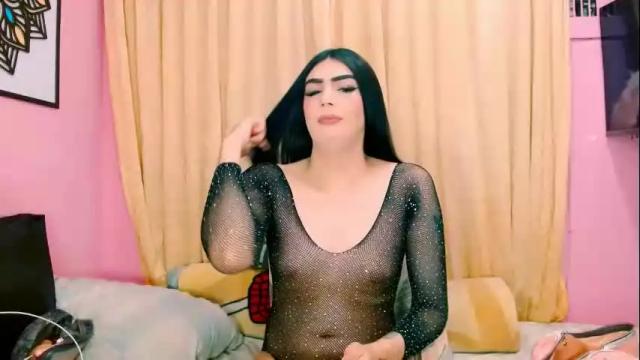 Image 3 of crystal420_ Stream on Chaturbate on 4 months ago