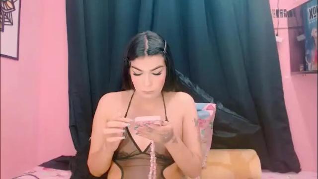 Image 2 of crystal420_ Stream on Chaturbate on 2 months ago