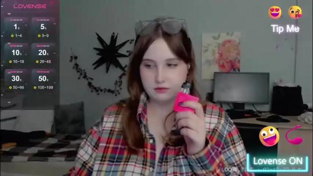 Image 3 of crystal__chris Stream on Chaturbate on 2 months ago