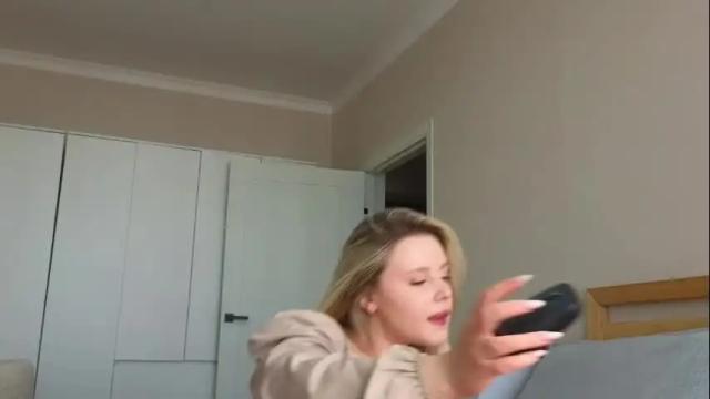 Image 6 of crystal_angells Stream on Chaturbate on 1 month ago