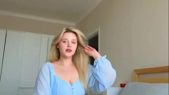 Image 10 of crystal_angells Stream on Chaturbate on 13 days ago