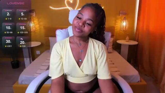Image 8 of crystal_jj Stream on Chaturbate on 15 months ago