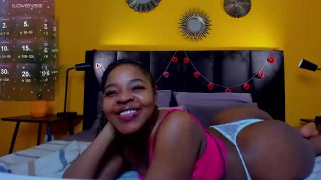 Image 4 of crystal_jj Stream on Chaturbate on 13 months ago