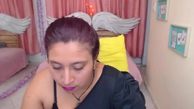 Image 8 of crystal_lua Stream on Chaturbate on 19 months ago
