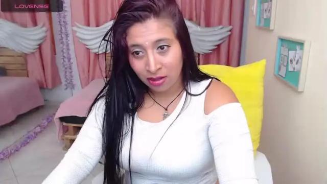 Image 12 of crystal_lua Stream on Chaturbate on 19 months ago