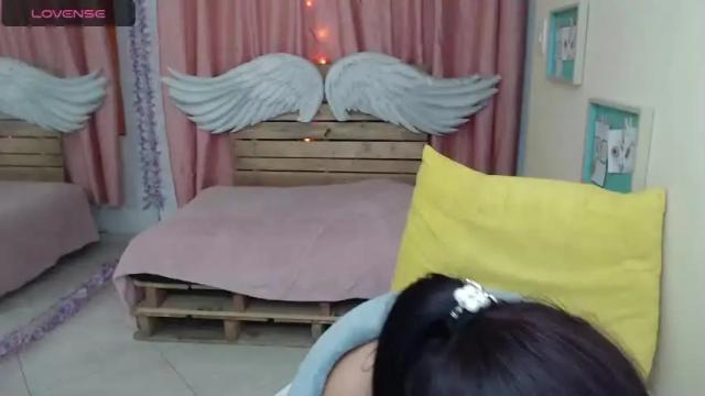Image 6 of crystal_lua Stream on Chaturbate on 19 months ago