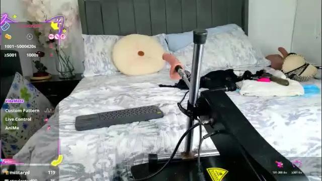 Image 10 of crystal_ray_777 Stream on Chaturbate on 1 month ago