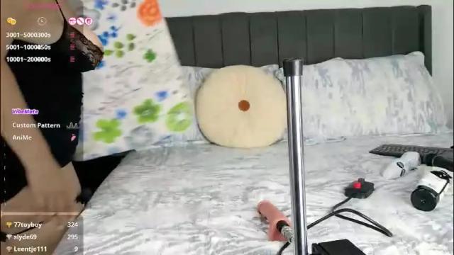 Image 6 of crystal_ray_777 Stream on Chaturbate on 1 month ago