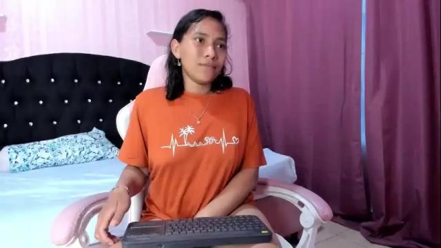 Image 11 of crystal_skyes Stream on Chaturbate on 8 months ago