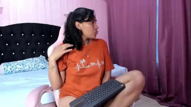 Image 8 of crystal_skyes Stream on Chaturbate on 8 months ago