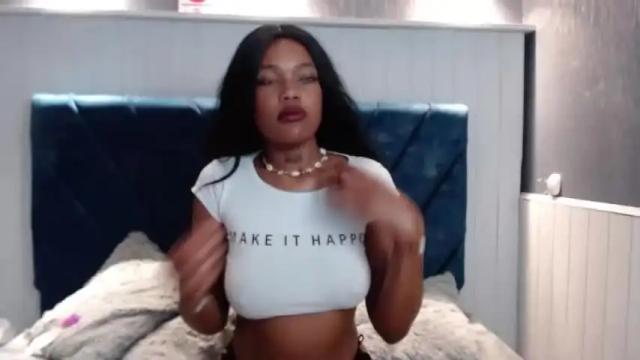 Image 2 of crystalbrooke3x Stream on Chaturbate on 13 months ago
