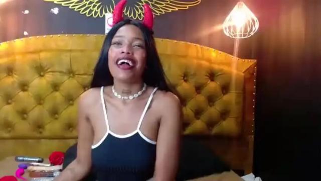 Image 7 of crystalbrooke3x Stream on Chaturbate on 12 months ago