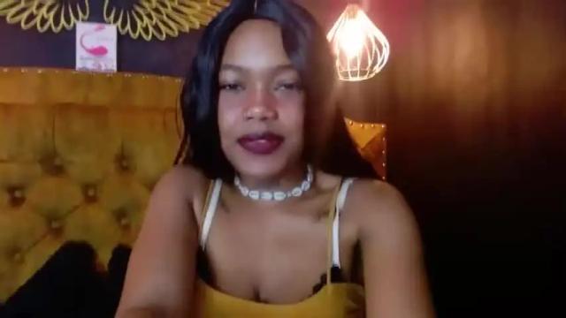 Image 3 of crystalbrooke3x Stream on Chaturbate on 12 months ago