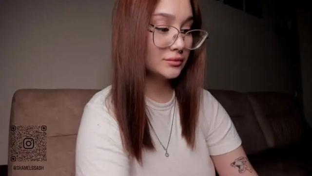 Image 3 of crystalcandies Stream on Chaturbate on 13 months ago