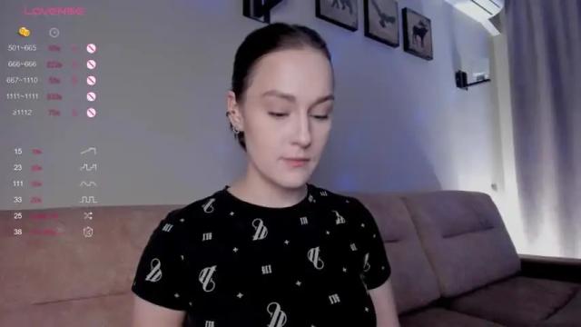 Image 11 of crystalcandies Stream on Chaturbate on 13 months ago