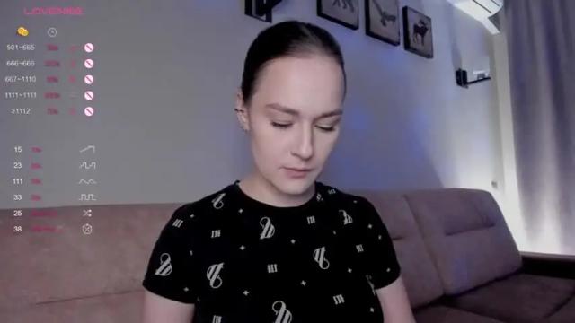 Image 6 of crystalcandies Stream on Chaturbate on 13 months ago
