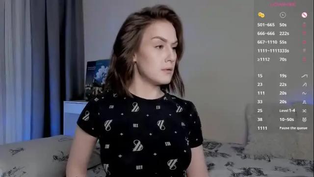 Image 2 of crystalcandies Stream on Chaturbate on 22 days ago