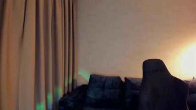 Image 12 of crystalemily Stream on Chaturbate on 14 months ago