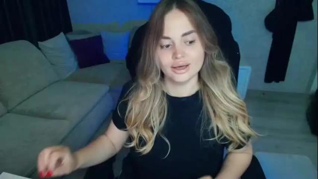 Image 6 of crystalemily Stream on Chaturbate on 22 days ago