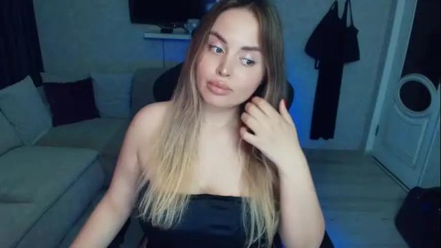 Image 8 of crystalemily Stream on Chaturbate on 16 days ago