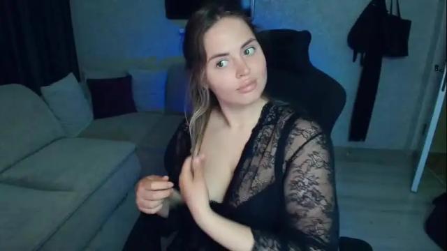 Image 8 of crystalemily Stream on Chaturbate on 12 days ago