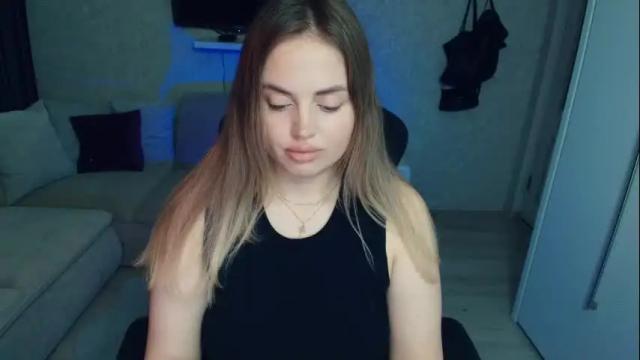 Image 6 of crystalemily Stream on Chaturbate on 3 days ago