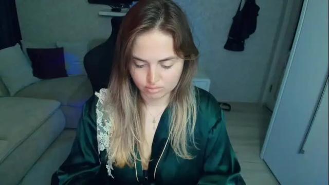 Image 10 of crystalemily Stream on Chaturbate on 1 day ago