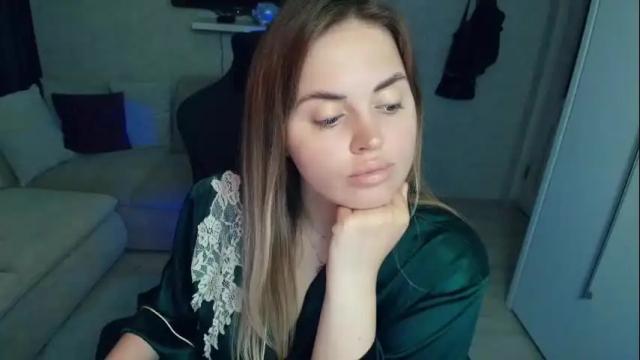 Image 7 of crystalemily Stream on Chaturbate on 1 day ago