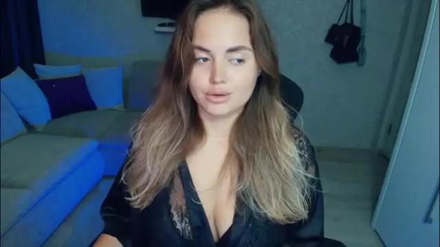 Image 3 of crystalemily Stream on Chaturbate on 4 months ago