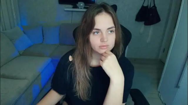 Image 11 of crystalemily Stream on Chaturbate on 3 days ago