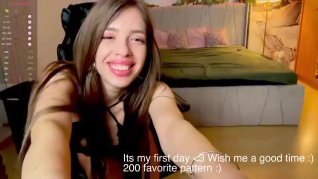 Image 10 of crystalfoxyy Stream on Chaturbate on 14 months ago
