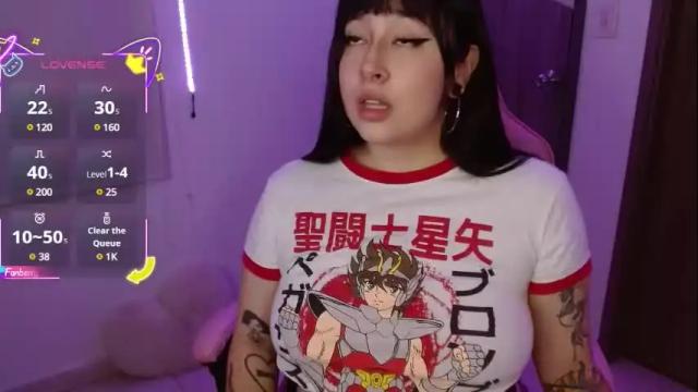 Image 2 of crystalitesq Stream on Chaturbate on 9 months ago