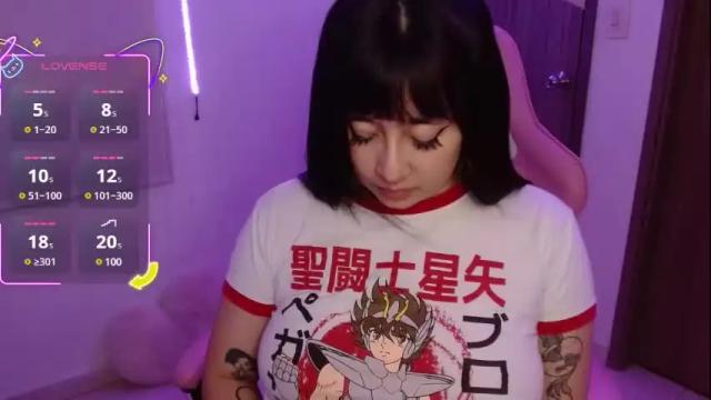 Image 3 of crystalitesq Stream on Chaturbate on 9 months ago