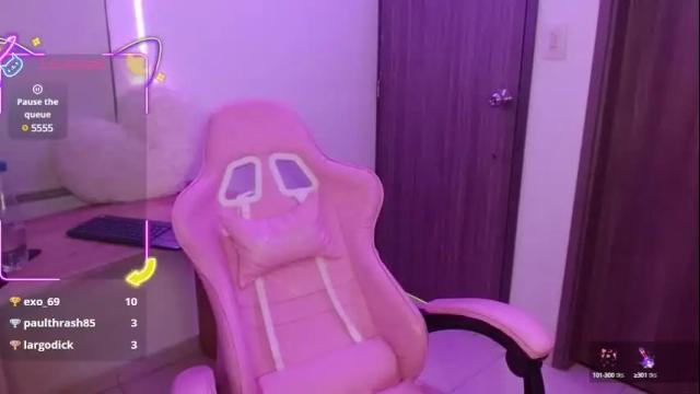 Thumbnail 3, crystalitesq's Stream at Chaturbate, 8 months ago